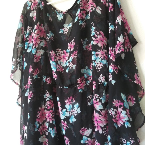 Flowy sheer top size 26/28 - Picture 2 of 2